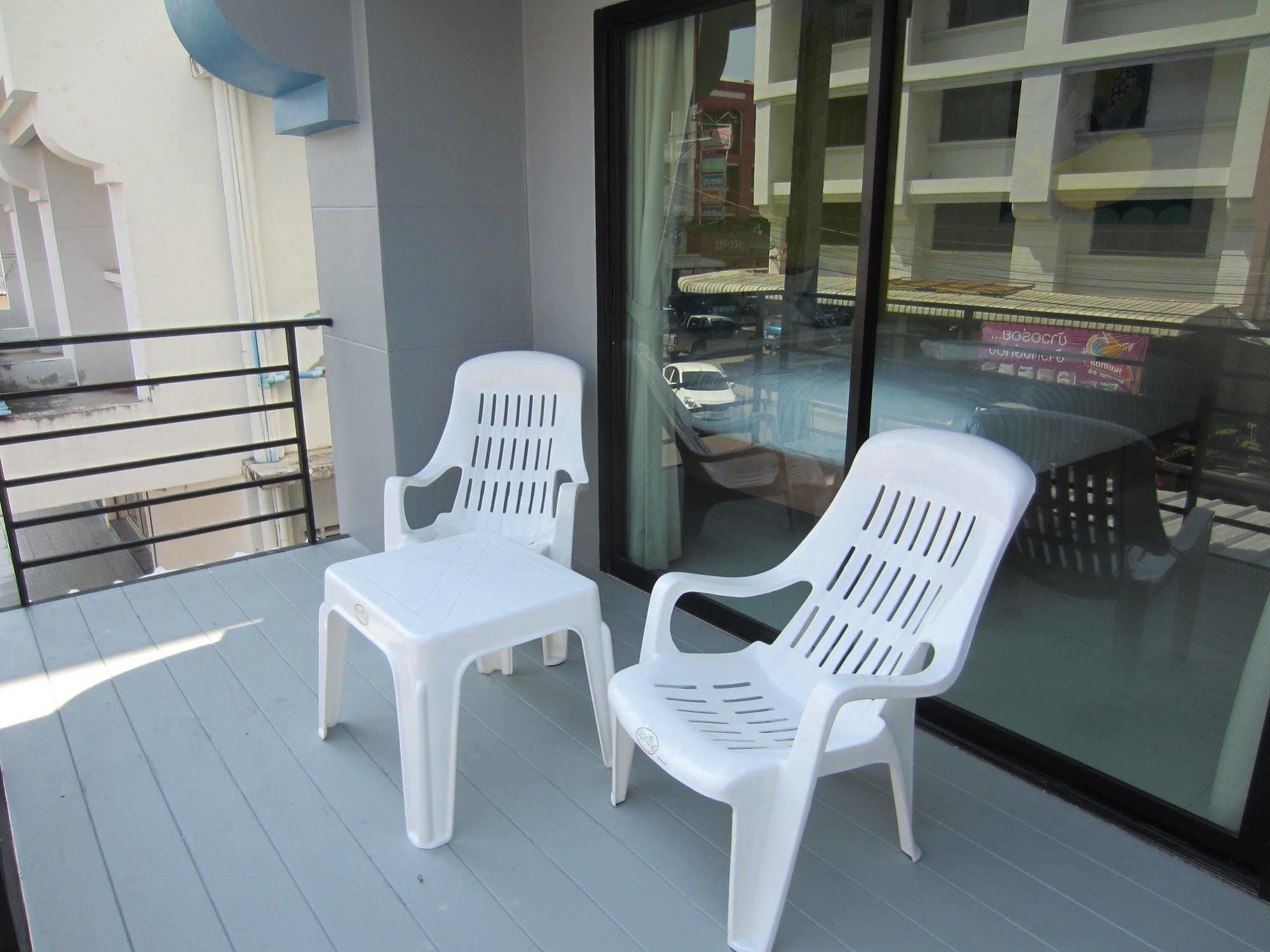 Tiya House Rooms & Cafe Krabi Exterior photo